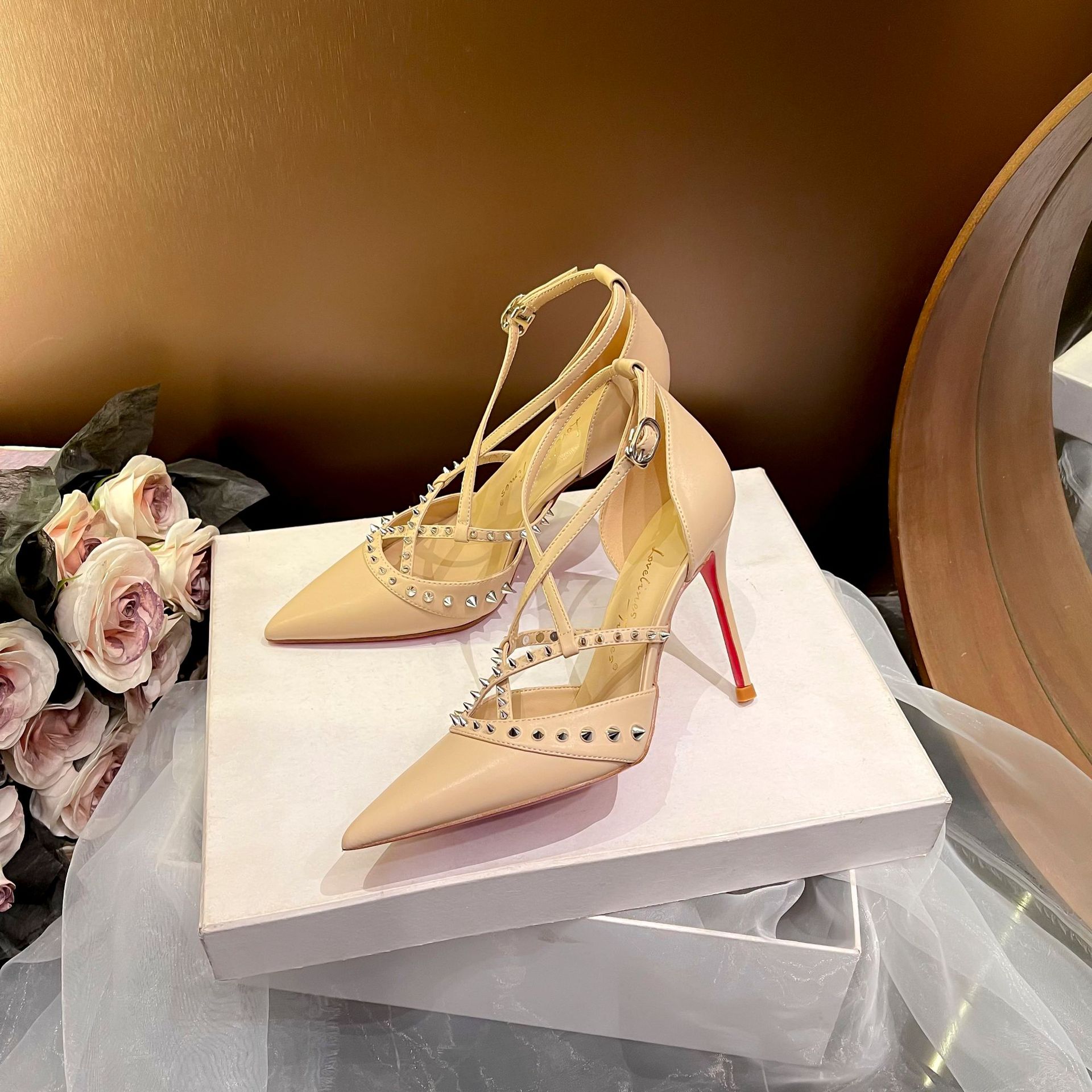Retro รองเท้าผู้หญิงรองเท้าแตะ - Women Shoes Sandals บทวิจารณ์และราคา