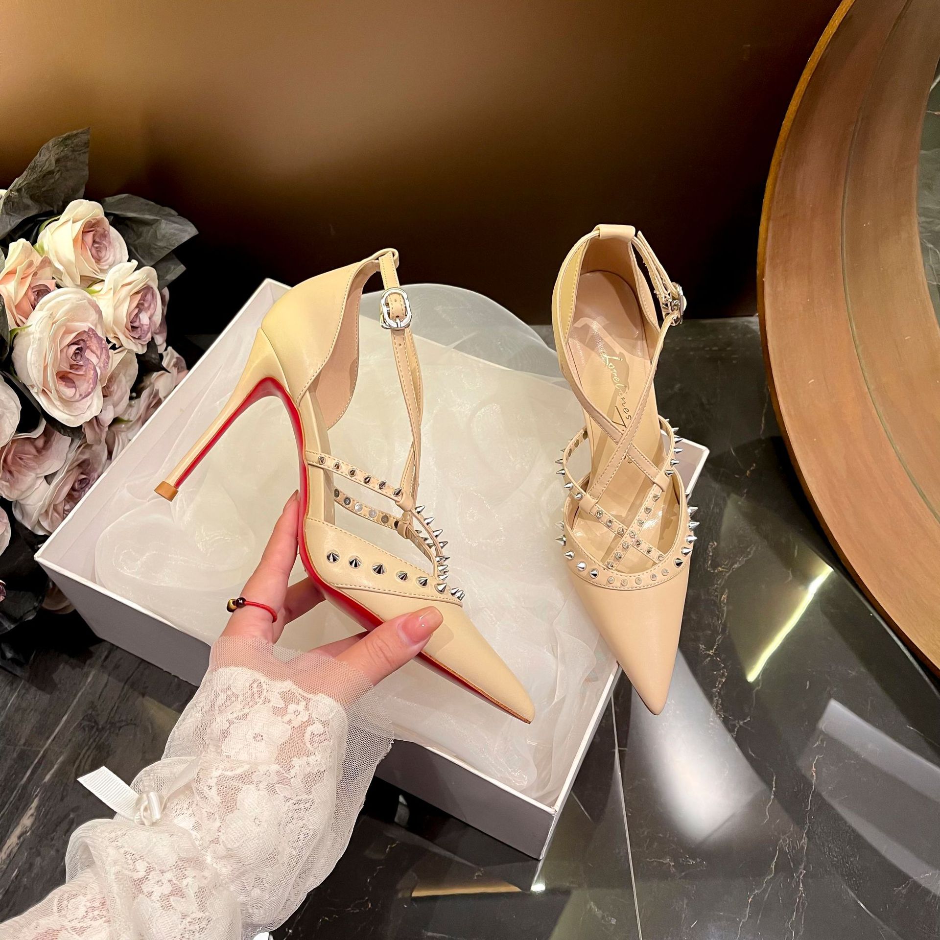 Retro รองเท้าผู้หญิงรองเท้าแตะ - Women Shoes Sandals บทวิจารณ์และราคา