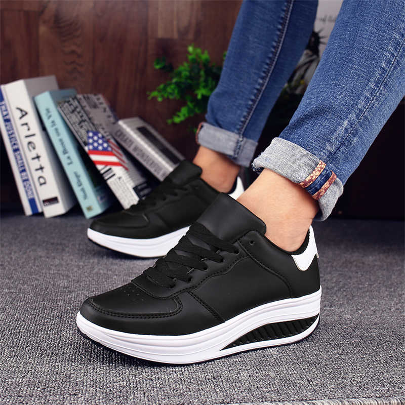 หนังสังเคราะห์ Ecoleather กว้า - Oxford Lace Up Women บทวิจารณ์และราคา